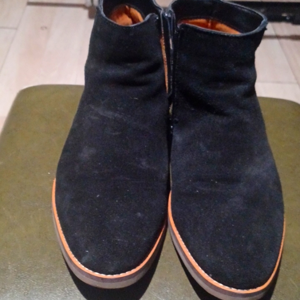 Shoe